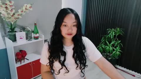 Snapshot of urfavouritecravings chatting on 02.04.26 Scarlet online show from 02.04.26