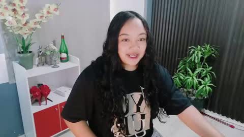 Snapshot of urfavouritecravings chatting on 02.06.26 Scarlet online show from 02.06.26