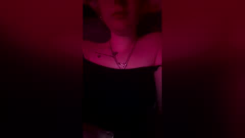 urfavvbrunette18 online show from 04.29.26