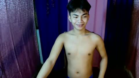 Snapshot of urguy_marco chatting on 10.10.25 urguy_marco online show from 10.10.25