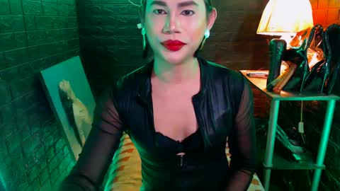 queen norelle online show from 01.14.25