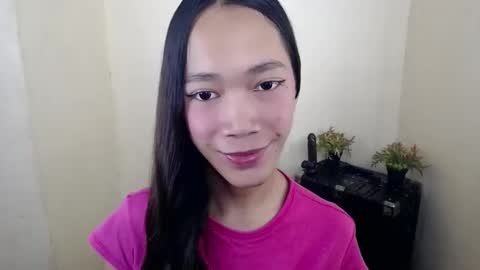 Snapshot of urhot_athena chatting on 10.04.25 urhot_athena online show from 10.04.25