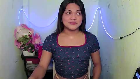 urhottie_bella online show from 10.12.25