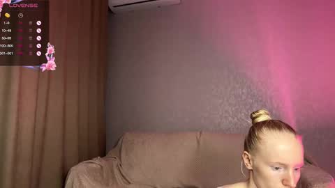 Snapshot of uriyani chatting on 10.14.25 ElizabethLizy online show from 10.14.25