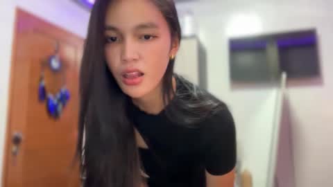 Amira online show from 11.24.25