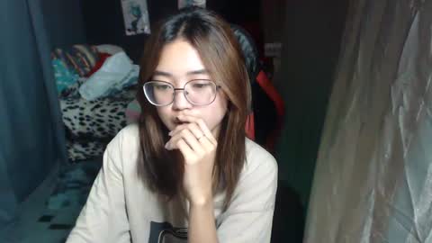urlovelychinita online show from 02.15.25