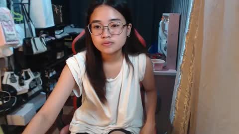 urlovelychinita online show from 10.13.25