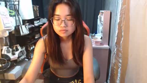 urlovelychinita online show from 10.13.25