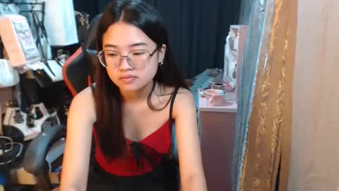urlovelychinita online show from 10.15.25