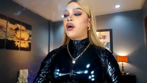 UrMajestyTyra online show from 03.06.25