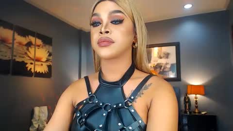 UrMajestyTyra online show from 03.12.25