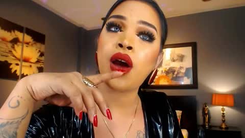 UrMajestyTyra online show from 03.11.26