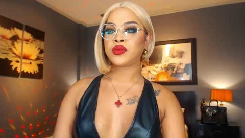 UrMajestyTyra online show from 05.10.26