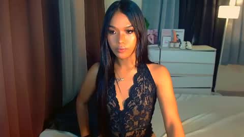 Snapshot of urmistress_sanya chatting on 04.27.26 ur fave sanya online show from 04.27.26