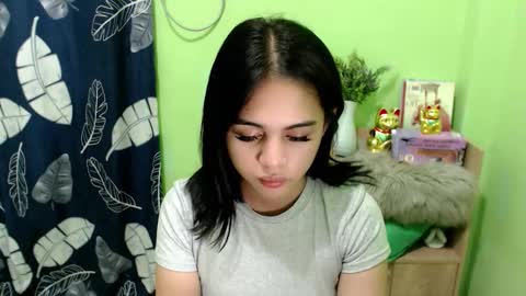 urmystical_sofie online show from 10.04.25