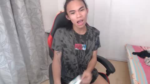 Snapshot of urnaughtysexy_alina chatting on 09.19.25 Your sexy alina online show from 09.19.25