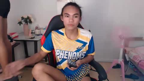 Snapshot of urnaughtysexy_alina chatting on 09.20.25 Your sexy alina online show from 09.20.25