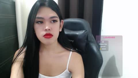 Snapshot of urpinayjenfuckerxxx chatting on 02.27.25 Jenny online show from 02.27.25