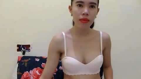 urskinnychix online show from 06.20.26