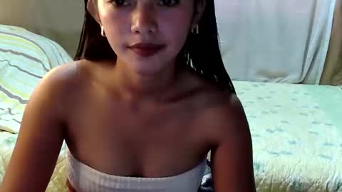 Snapshot of urtinypinay chatting on 09.25.25 urtinypinay online show from 09.25.25