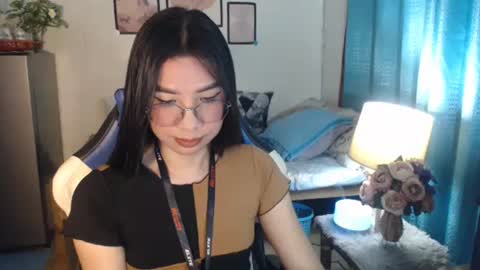 Snapshot of urwetasianprincessxx chatting on 02.12.25 Ashley Kate Mateo Gray online show from 02.12.25