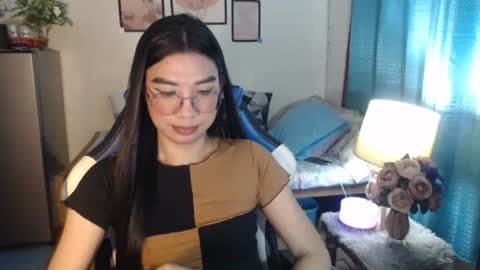 Snapshot of urwetasianprincessxx chatting on 02.13.25 Ashley Kate Mateo Gray online show from 02.13.25