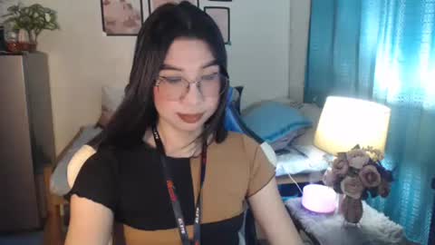 Snapshot of urwetasianprincessxx chatting on 02.18.25 Ashley Kate Mateo Gray online show from 02.18.25