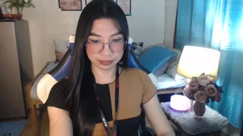 Snapshot of urwetasianprincessxx chatting on 02.20.25 Ashley Kate Mateo Gray online show from 02.20.25