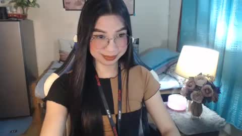 Snapshot of urwetasianprincessxx chatting on 02.21.25 Ashley Kate Mateo Gray online show from 02.21.25