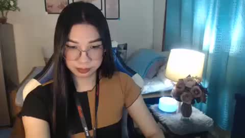 Snapshot of urwetasianprincessxx chatting on 02.28.25 Ashley Kate Mateo Gray online show from 02.28.25