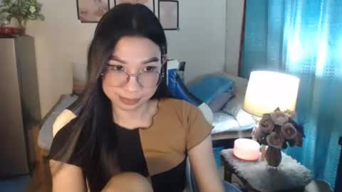 Snapshot of urwetasianprincessxx chatting on 03.11.25 Ashley Kate Mateo Gray online show from 03.11.25