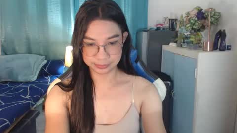 Snapshot of urwetasianprincessxx chatting on 10.05.25 Ashley Kate Mateo Gray online show from 10.05.25