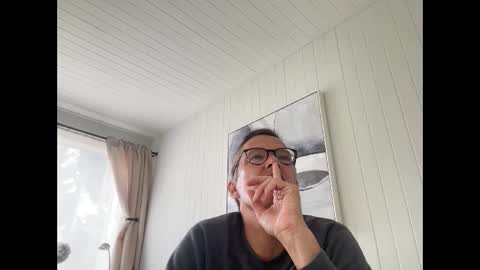 Snapshot of usablemale chatting on 09.18.25 P online show from 09.18.25