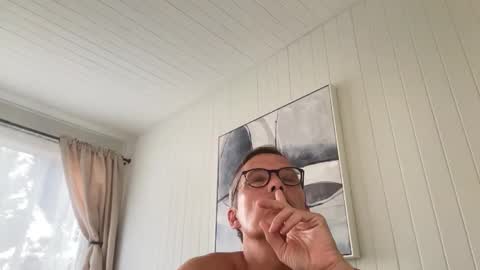 Snapshot of usablemale chatting on 09.25.25 P online show from 09.25.25