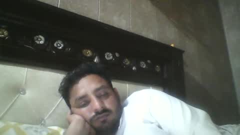 Snapshot of usman184 chatting on 03.12.25 Mian184 online show from 03.12.25