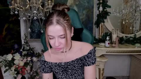 Leila online show from 01.17.25