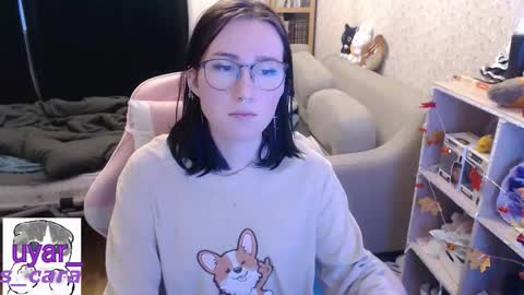 Snapshot of uyar_ chatting on 11.23.25 Cara online show from 11.23.25