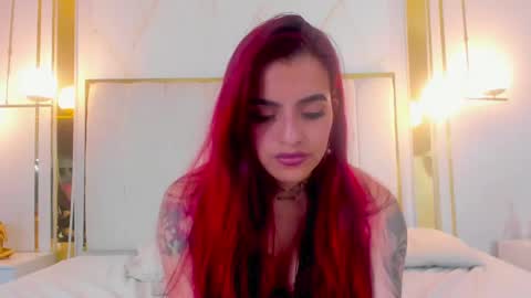Snapshot of vaaleriee_miller_ chatting on 01.14.25 valeriee miller online show from 01.14.25