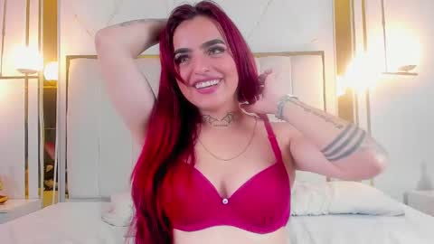 Snapshot of vaaleriee_miller_ chatting on 01.14.25 valeriee miller online show from 01.14.25