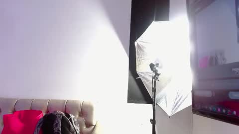 Snapshot of vaaleriee_miller_ chatting on 01.21.25 valeriee miller online show from 01.21.25