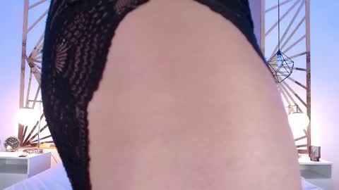 Snapshot of vaaleriee_miller_ chatting on 01.22.25 valeriee miller online show from 01.22.25