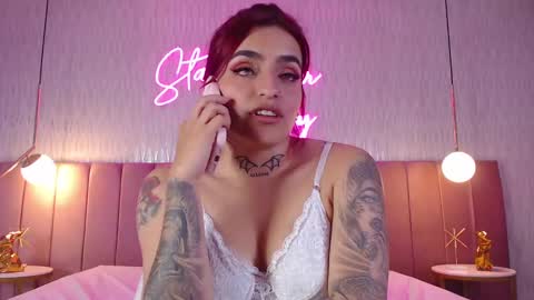 Snapshot of vaaleriee_miller_ chatting on 01.30.25 valeriee miller online show from 01.30.25