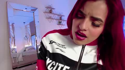 Snapshot of vaaleriee_miller_ chatting on 11.01.25 valeriee miller online show from 11.01.25