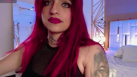 Snapshot of vaaleriee_miller_ chatting on 11.08.25 valeriee miller online show from 11.08.25