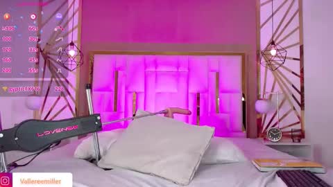 Snapshot of vaaleriee_miller_ chatting on 11.15.25 valeriee miller online show from 11.15.25