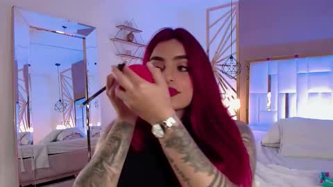 Snapshot of vaaleriee_miller_ chatting on 11.27.25 valeriee miller online show from 11.27.25