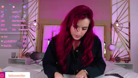 Snapshot of vaaleriee_miller_ chatting on 11.27.25 valeriee miller online show from 11.27.25
