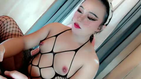 Snapshot of vae_sha chatting on 11.23.25 JESS - DONT FORGET TO FOLLOW ME AND GIVE ME THUMBS UP online show from 11.23.25