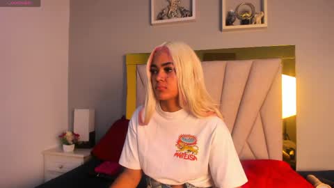 Snapshot of vahiolet_fuentes chatting on 05.08.26 vahioleth online show from 05.08.26