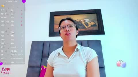 Snapshot of vahiolet_smith chatting on 05.20.26 Vahiolet smith online show from 05.20.26